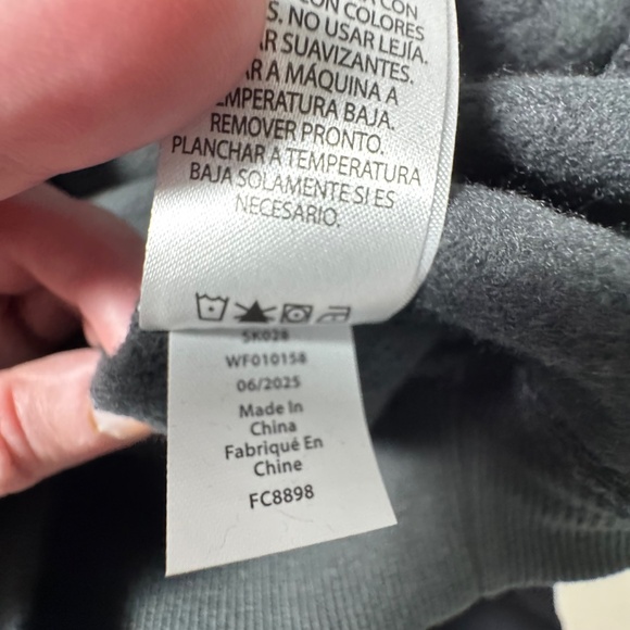 NWT Wildfox Black Graphic "Blake" Sweatshirt "Good Witch Bad Witch" Size L - Picture 12 of 12